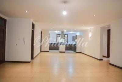 3 Bed Apartment with En Suite in Riverside
