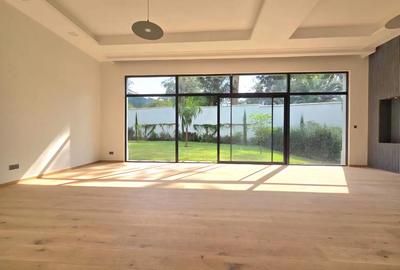 5 Bed Townhouse with En Suite at Lavington Green - 4