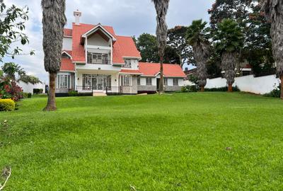 6 Bed House with En Suite in Runda