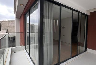 5 Bed Townhouse with En Suite at Lavington Green - 3