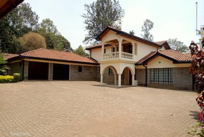 5 Bed House with En Suite in Runda - 4