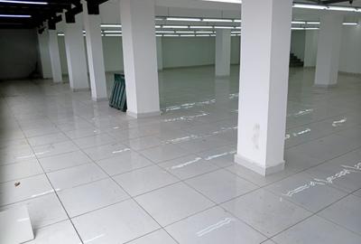 4,500 ft² Shop with Service Charge Included in Thigiri - 4