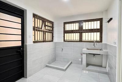 2 Bed Apartment with En Suite in Lavington