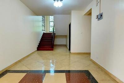 5 Bed House with En Suite at Lavington