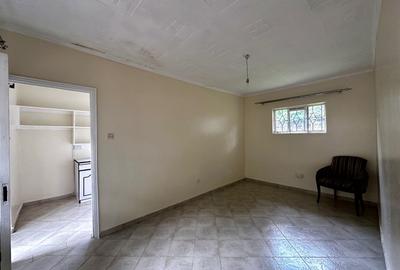 2 Bed Apartment with En Suite in Kitisuru