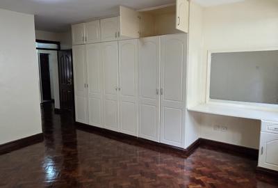 3 Bed Apartment with En Suite in Lavington