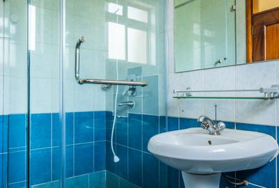 3 Bed House with En Suite in Westlands Area - 4