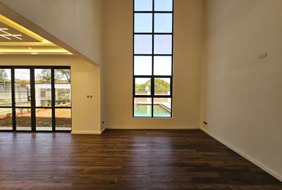 5 Bed House with En Suite in Lavington - 4