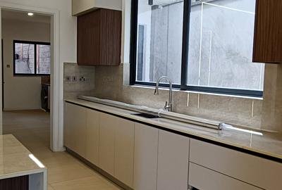 5 Bed Villa with En Suite at James Gichuru Road - Lavington - 4