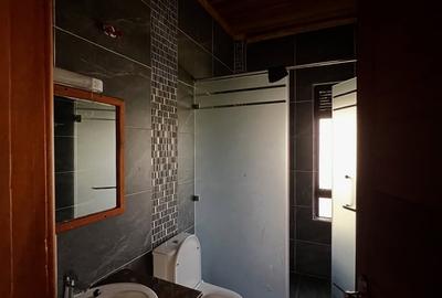 5 Bed Villa with En Suite in Runda - 2