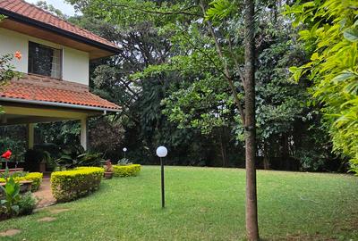 5 Bed House with En Suite at Rosslyn Park 01 - 4