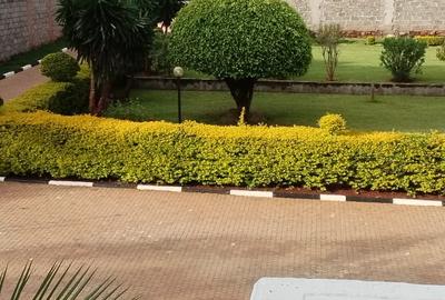 7 Bed House with En Suite in Runda - 2