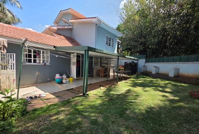 5 Bed Townhouse with En Suite at Lavington