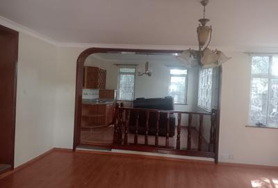 5 Bed House with En Suite in Spring Valley