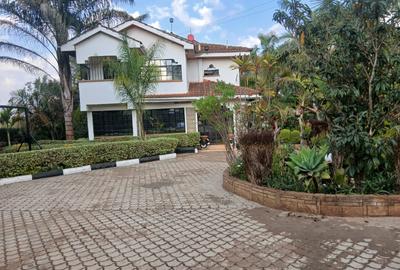 4 Bed Villa with Swimming Pool in Runda - 2