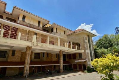 4 Bed Apartment with En Suite in Lavington