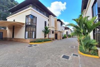 4 Bed Townhouse with En Suite at Lavington