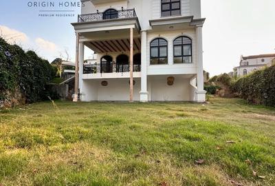 4 Bed House with En Suite in Loresho - 2
