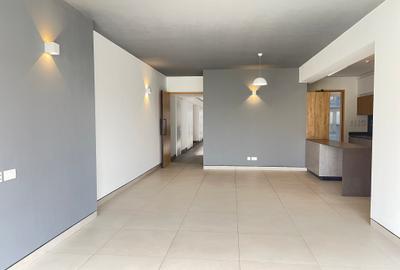 3 Bed Apartment with En Suite in Kilimani