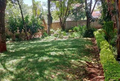 5 Bed Villa with En Suite in Nyari