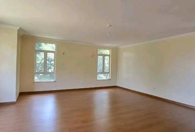 5 Bed House with En Suite in Kyuna - 4