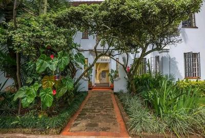 Serviced 3 Bed Apartment with En Suite in Muthaiga