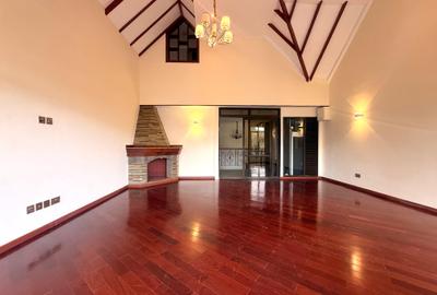 5 Bed Townhouse with En Suite in Lavington - 3