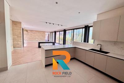 5 Bed Apartment with En Suite at Grevillea Grove - 3