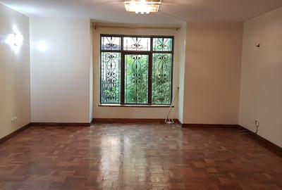 5 Bed Townhouse with En Suite at Lavington Road - 3