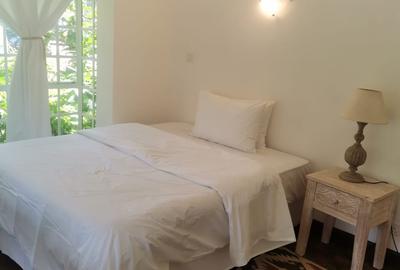3 Bed Apartment with En Suite in Lavington - 4