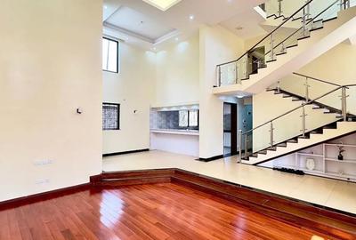 5 Bed Townhouse with En Suite in Lavington - 3