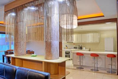 Serviced 2 Bed Apartment with En Suite in Brookside - 4