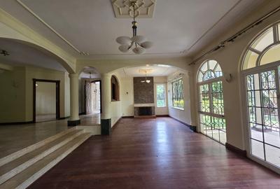 4 Bed House with En Suite at Hillview - 3