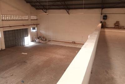 8,700 ft² Warehouse with Parking in Ruaraka