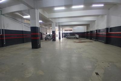 5,500 ft² Warehouse with Parking in Industrial Area - 4