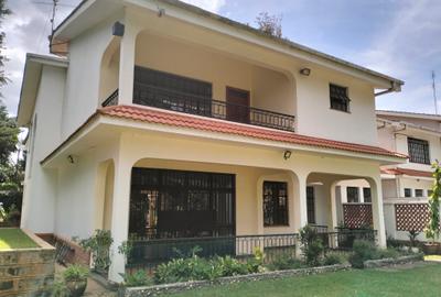 5 Bed Townhouse with En Suite in Lavington