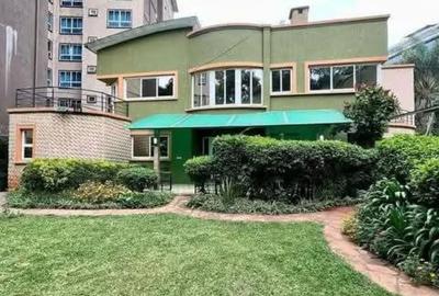 4 Bed Townhouse with En Suite at Riverside Drive