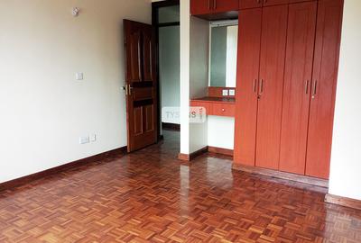 4 Bed Apartment with En Suite in Kilimani