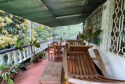 4 Bed Villa with En Suite in Spring Valley - 3