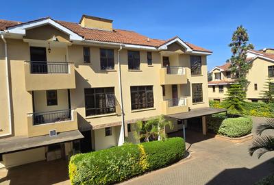 6 Bed Townhouse with En Suite at Lavington Green - 3