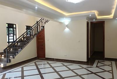 6 Bed Townhouse with En Suite in Kitisuru