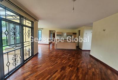 4 Bed House with En Suite in Ridgeways - 4