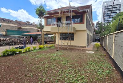 5 Bed Townhouse with En Suite at Lavington Green - 3