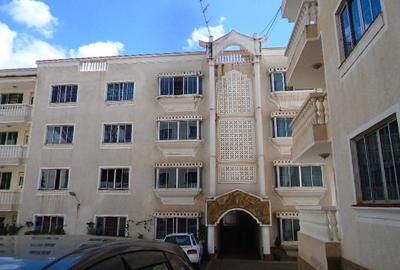 4 Bed Apartment with En Suite in Westlands Area