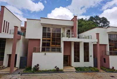 5 Bed Townhouse with En Suite in Lavington