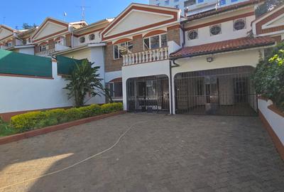 4 Bed Townhouse with En Suite at Brookside Drive
