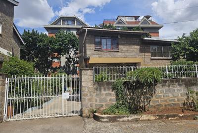 5 Bed Townhouse with En Suite in Parklands