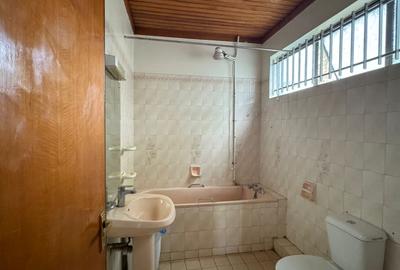 4 Bed Townhouse with En Suite in Kileleshwa