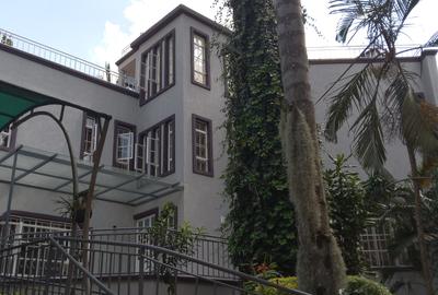 4 Bed Townhouse with En Suite at Spring Valley Area