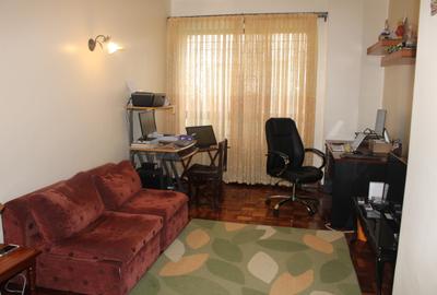 3 Bed Apartment with En Suite in Hurlingham